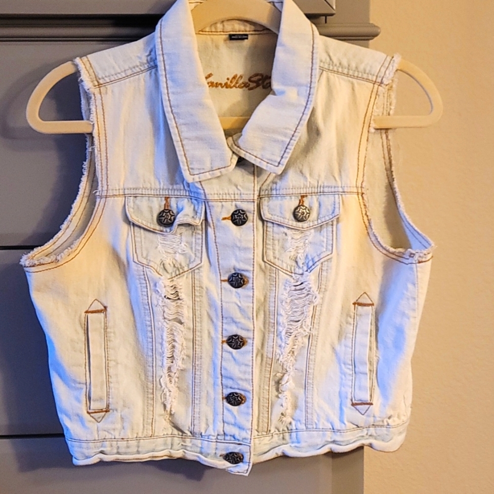 Large Vanilla Star sleeveless light wash denim top